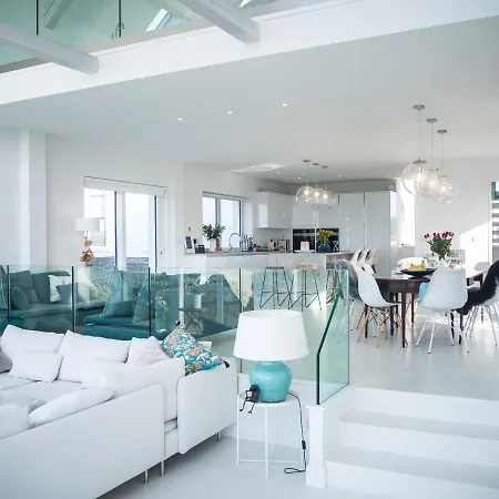 Doleen Quay House * バリーコニーリー