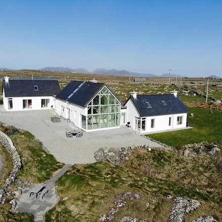 Doleen Quay House * Ballyconneely